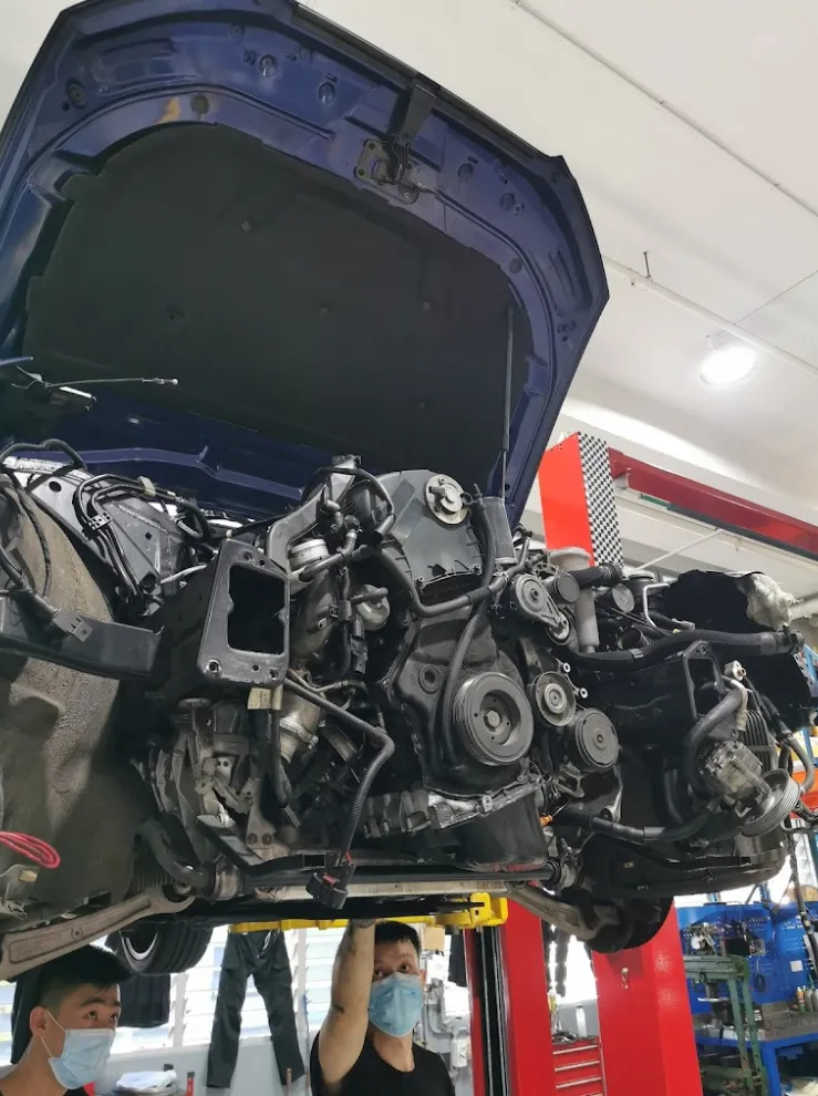 Engine repair and overhaul in our workshop