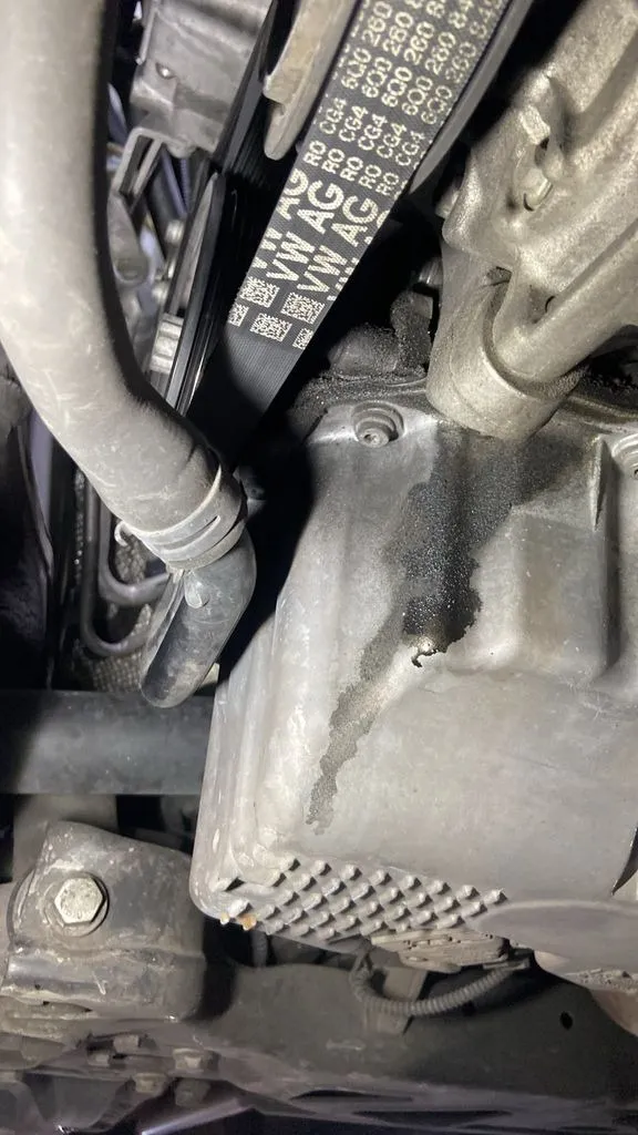 Oil seepage at the Volkswagen Jetta oil sump found on inspection, left for later by the owner's choice