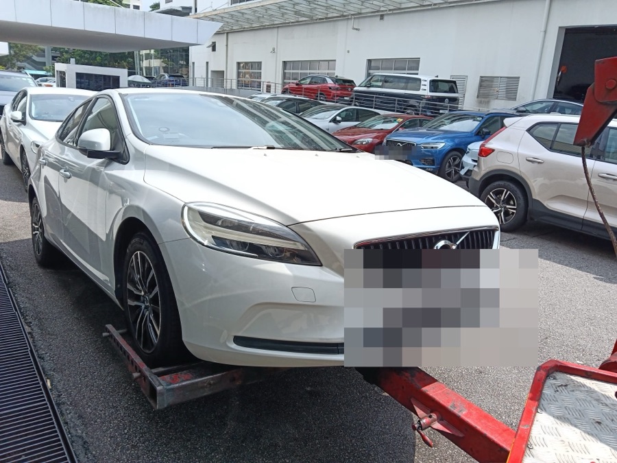 Volvo V40 handled by 1 Car Service